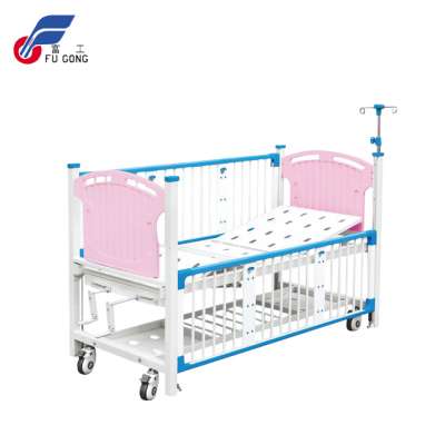 2018 best sale pink semi fowler hospital child bed with 75 mm castors and IV pole and ISO